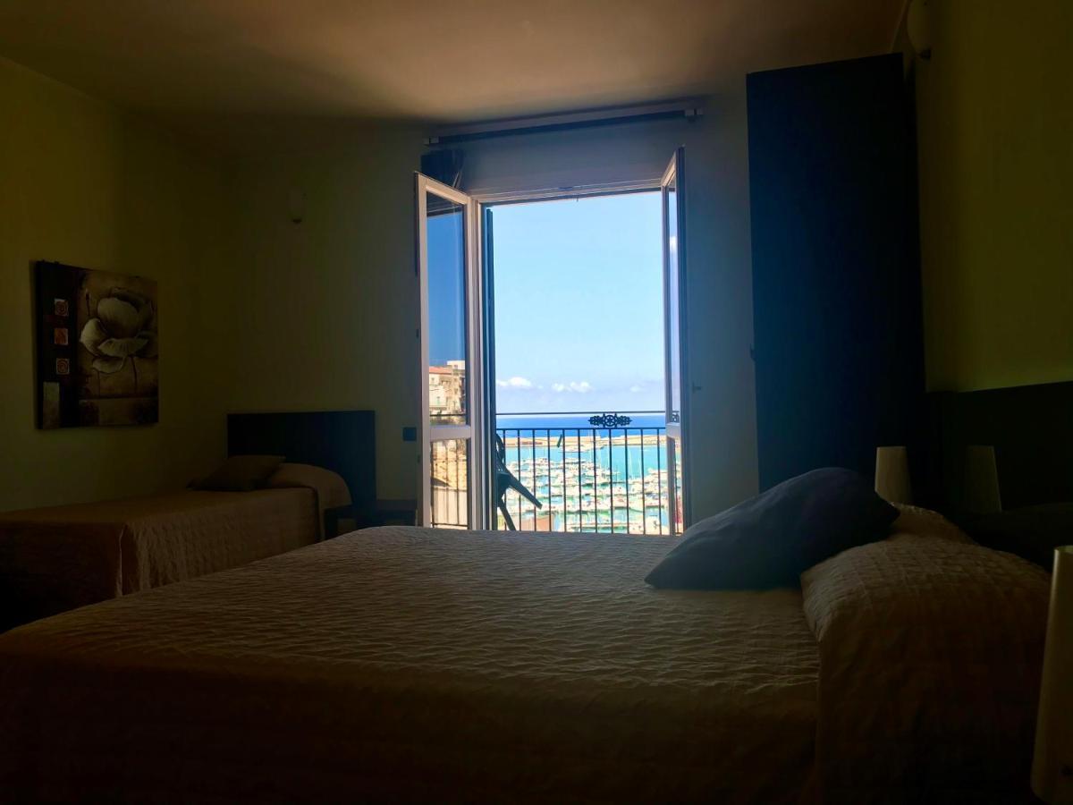 Castellammare Smart Rooms Castellammare del Golfo Eksteriør billede